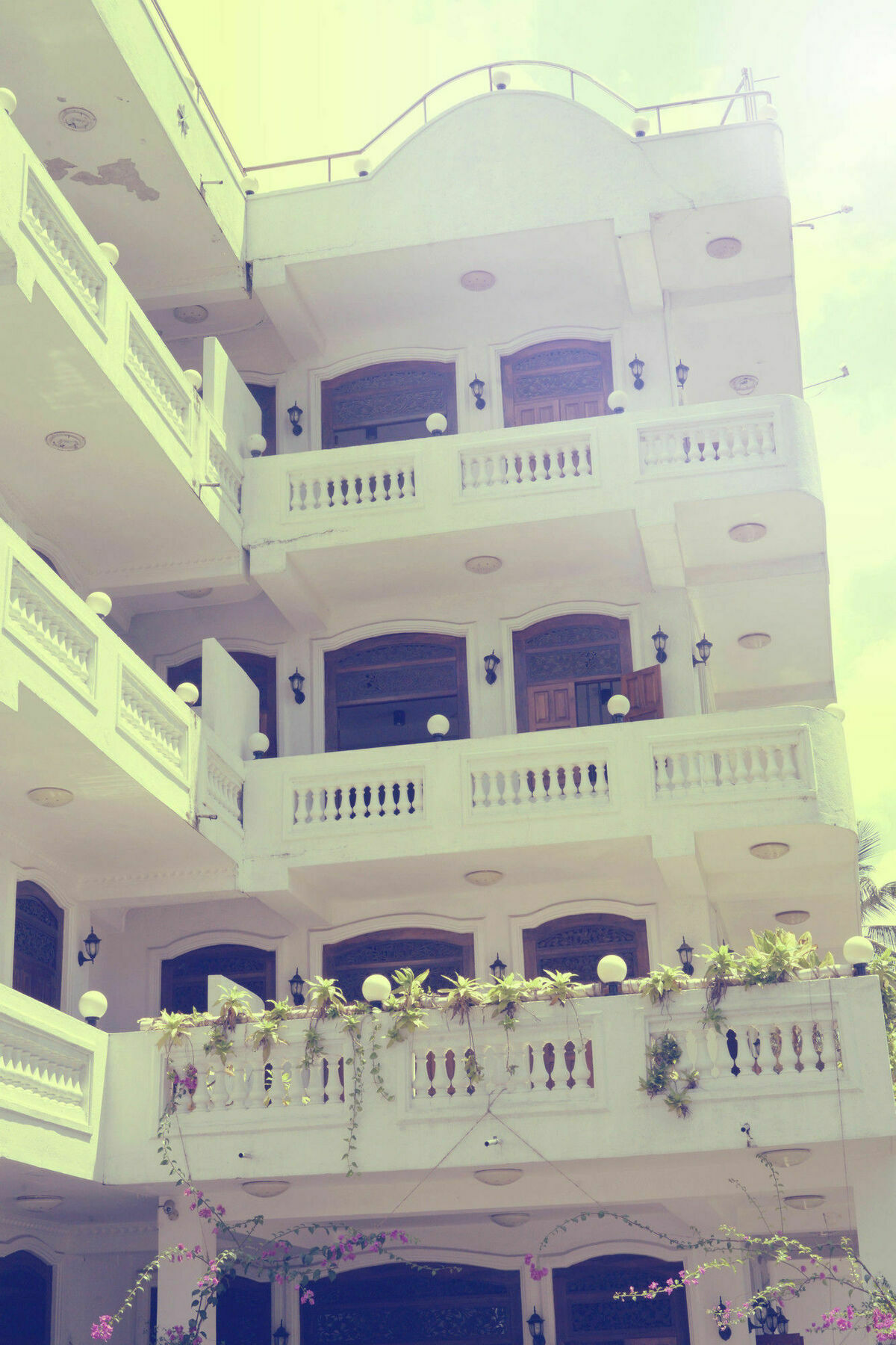 Dew Grand Regency Apartment Bataduwa Exterior photo
